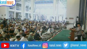 Kapolda Jatim Beri Tausiyah Kamtibmas di Masjid Agung Surabaya