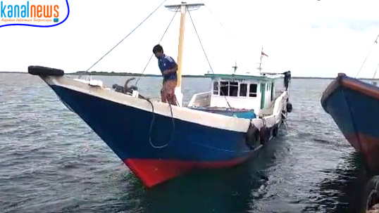 Kapal 'Taxian' di Sapeken Beroperasi Tanpa Izin, Syahbandar; Tergantung Permintaan