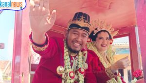 Berpakaian Busana Kanigara, Bupati Fauzi Bersama Istri Warnai Perayaan Hari Jadi Sumenep ke-754
