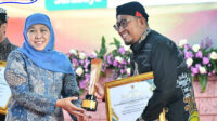 Peduli Ketahanan Pangan, Bupati Fauzi Dianugerahi Penghargaan Bergengsi Tingkat Jatim