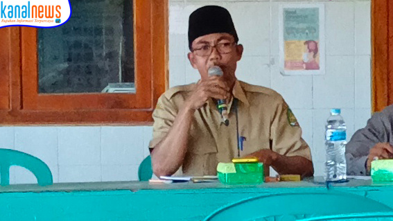 Kades Gersik Putih