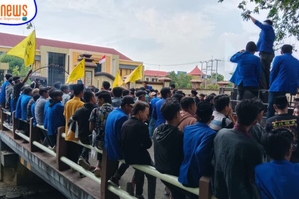 Aktivis PMII Demo Polres Sumenep Tuntut Pungli Pasar Ganding Diusut Tuntas
