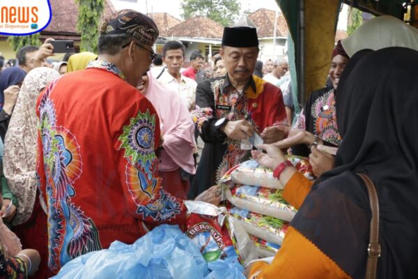 Melalui Diskop UKM dan Perindag, Pemkab Sumenep Buka Pasar Murah Ramadhan 1445 H