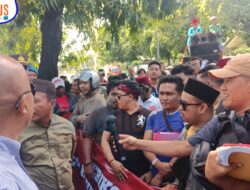 Gara-Gara Sengketa Lahan Terminal Arya Wiraraja, Masyarakat dan Mahasiswa Demo DPRD Sumenep
