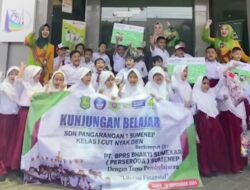 Serunya Siswa SDN Pangarangan 1 Belajar Literasi Keuangan di BPRS Bhakti Sumekar