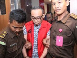 Kejati Jatim Tahan Eks Dirut PT INKA, Proyek Fiktif Rp167 Triliun Terbongkar