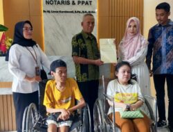 Notaris Dr. Hj. Linna Kurniawati Berikan Layanan Sertifikat Tanah Gratis Bagi Disabilitas di Banyuwangi