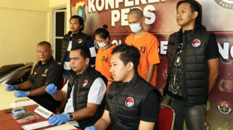 Sepasang Pemuda