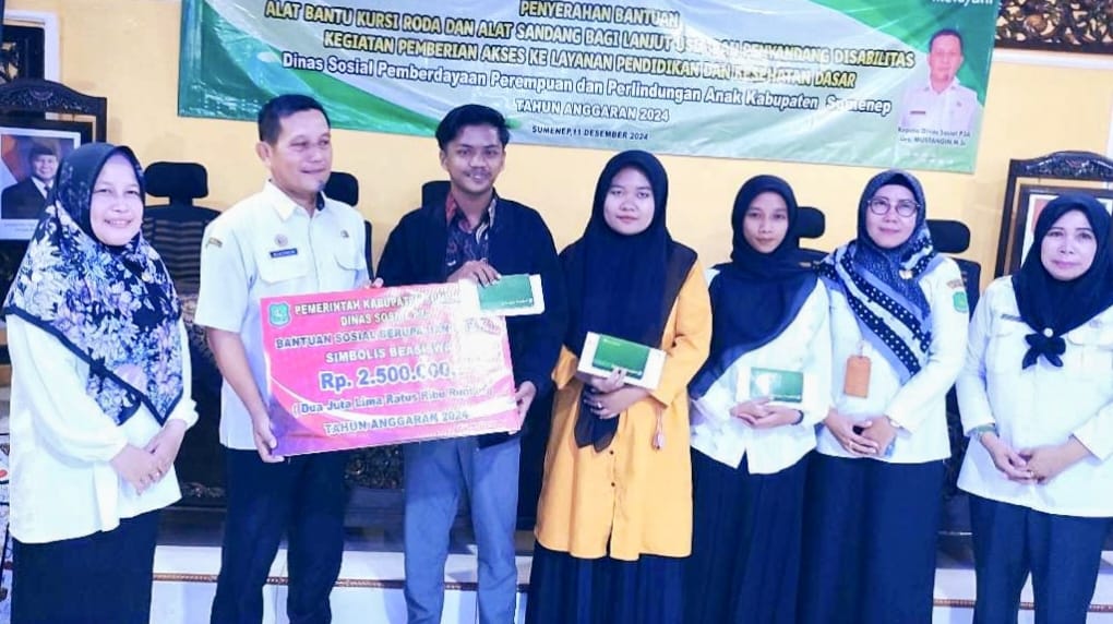 Penyaluran bansos dan beasiswa