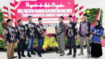 Penyerahan SK kemenangan