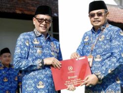 Toreh Prestasi, Pj Bupati Pamekasan Dianugerahi Satya Lancana Karya Satya oleh Presiden RI