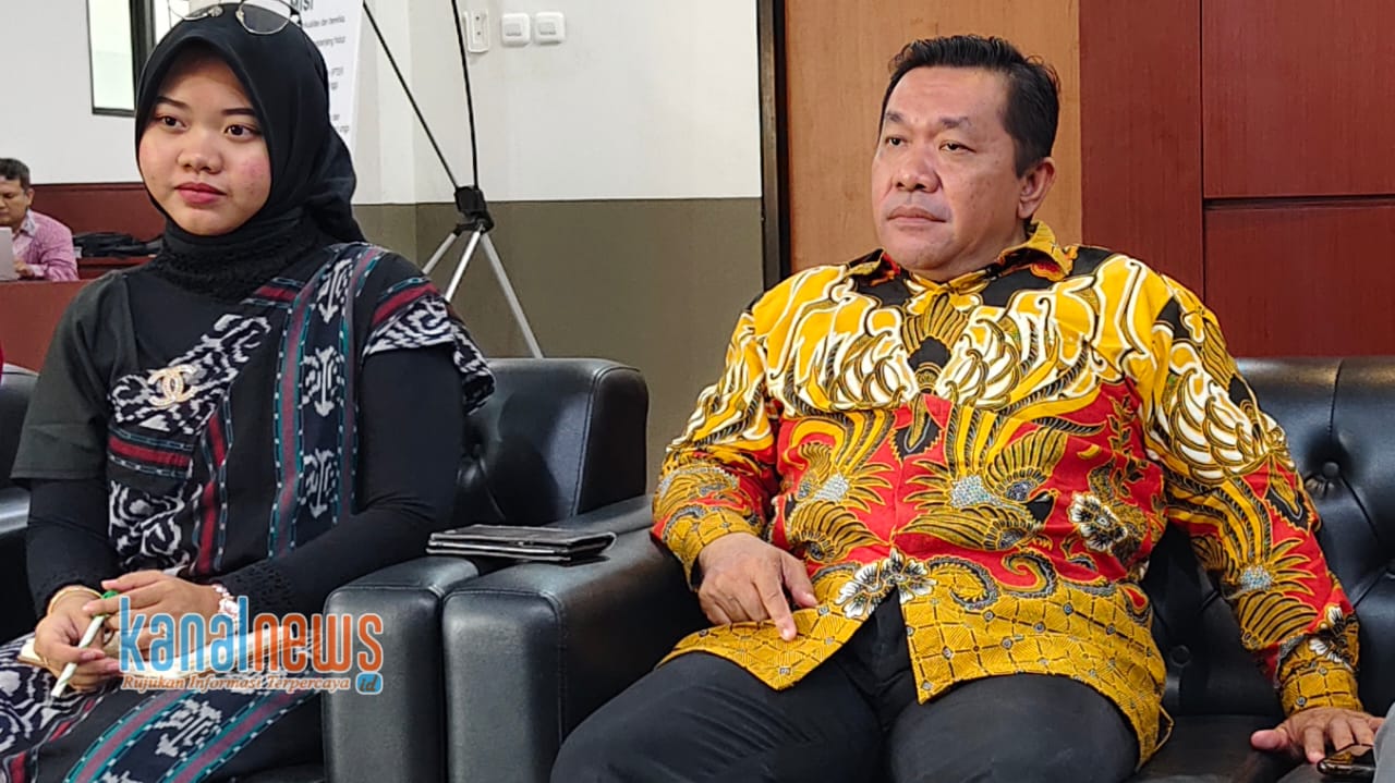 Rektor Rachmad Hidayat