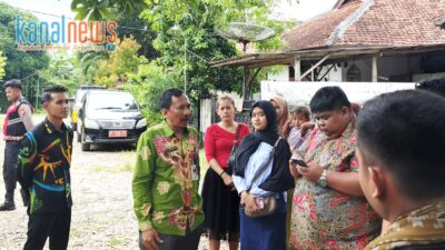 Masuk Zona Merah, DKUPP Sumenep Tertibkan PKL di Jalan Nasional Desa Pabean