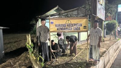 Peduli Keselamatan, IKA PMII Ganding Gelar Istighosah dan Pasang Imbauan di Titik Rawan Kecelakaan