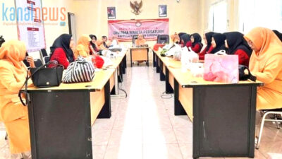 Cetak Perempuan Mandiri, DWP Bappeda Sumenep Gelar Pelatihan Ecoprint Kreatif