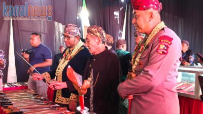 Jamasan Pusaka Keraton, Bupati Sumenep Dorong Regenerasi Empu Keris Muda