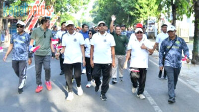 BPRS Bhakti Sumekar Meriahkan HUT RI dengan Jalan Sehat