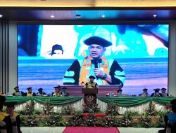 Pesan Prof AQ di Wisuda Ke-4 UNIBA MAdura: Jangan Pernah Berhenti Belajar