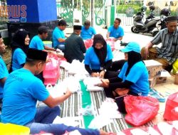 Ramadhan Berkah, Yayasan Cahaya Kasih Berbagi Takjil untuk Tukang Becak