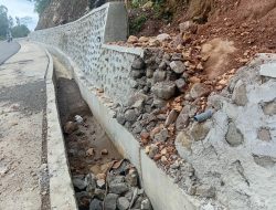 Sebulan Sudah Rusak, Diduga PT Menara Gunakan Galian C Berkualitas Buruk Dalam Proyek Nasional