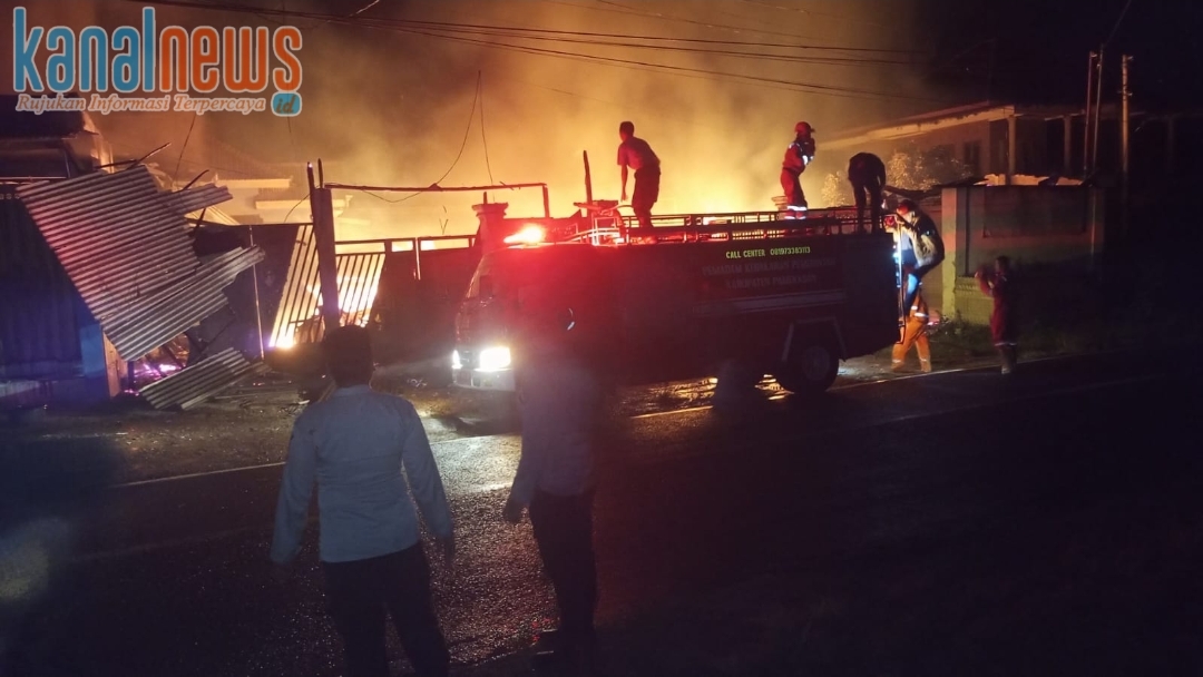 Gudang Kayu Kebakaran