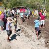 Jalan Provinsi Benteng Jawa Dampek Rusak Parah, Warga Matim Turun Sendiri, “Pemerintah Ke Mana?”