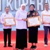 Rektor Unitomo Raih Penghargaan, Kiprahnya Diakui Gubernur Khofifah dan Kemdiktisaintek