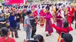 Usai Upacara HUT RI, Bupati dan Wabup Sumenep Kompak Joget “Bola Bale”