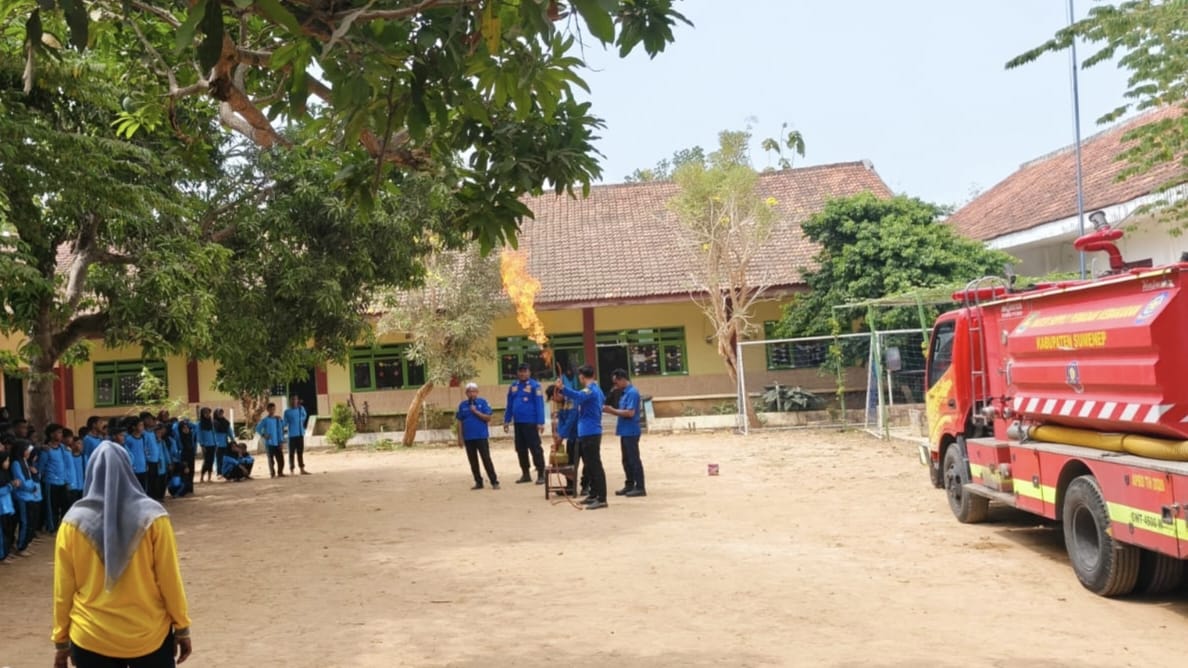 Damkar dan SMS Sumenep